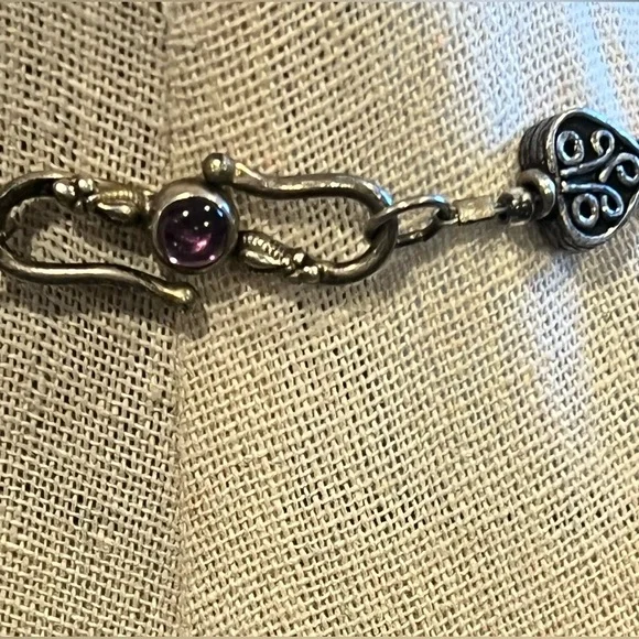 Large freshwater pearl necklace with purple glass beads and silver accents - Picture 5 of 14